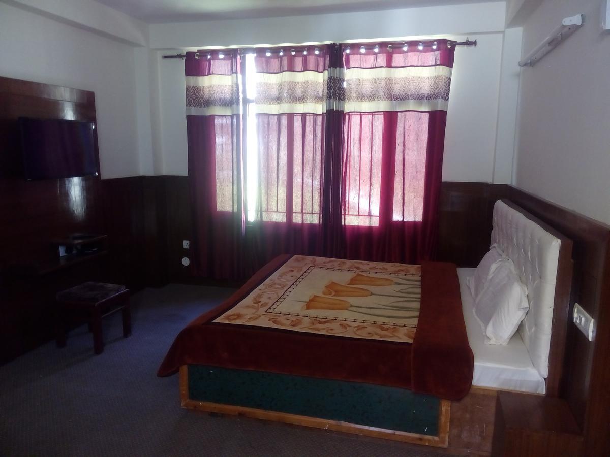 مايالي Gautam Hotel & Cottage المظهر الخارجي الصورة